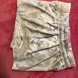 lululemon 2.5” shorts